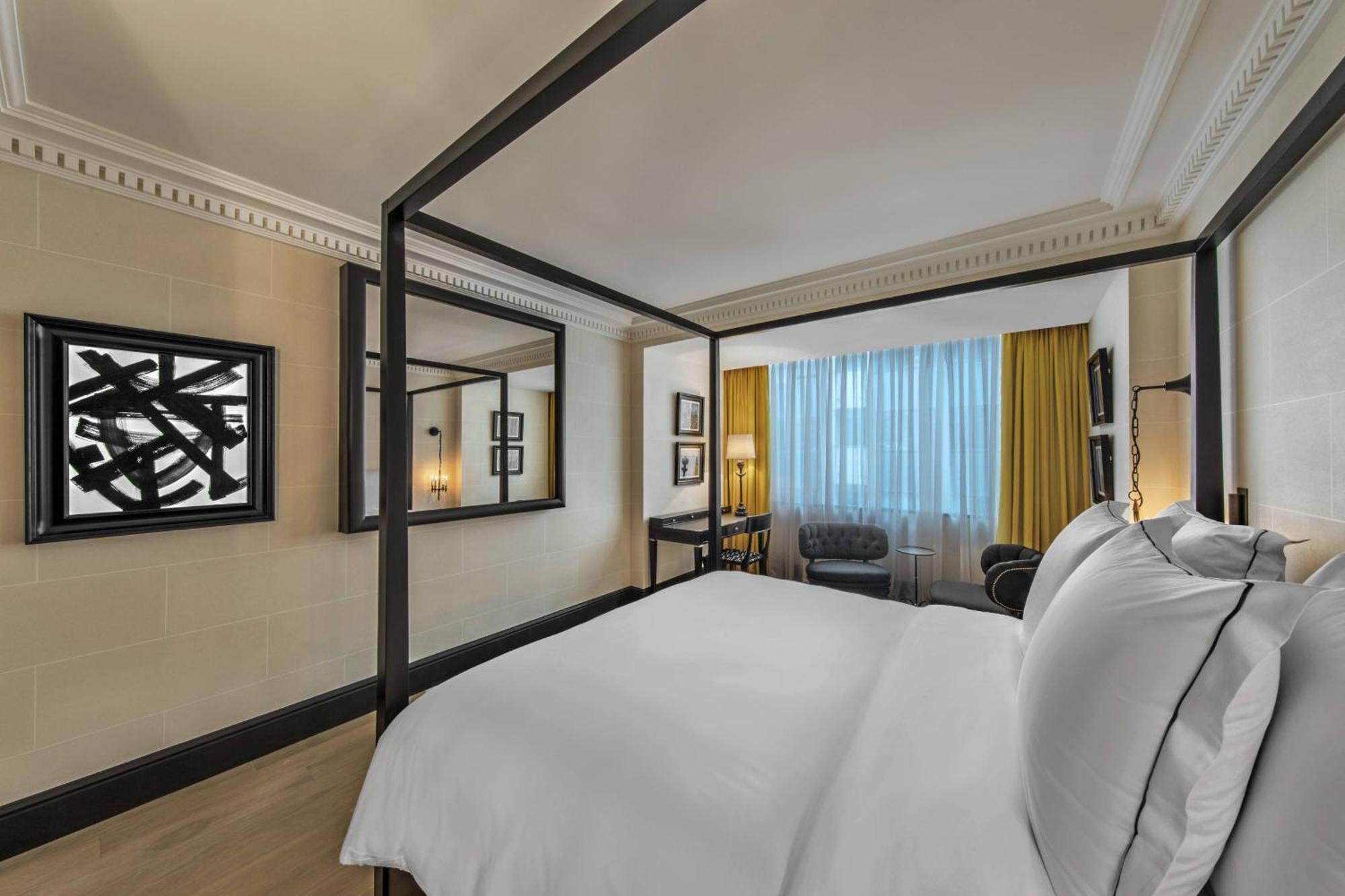 De Berri Champs-élysées, A Luxury Collection